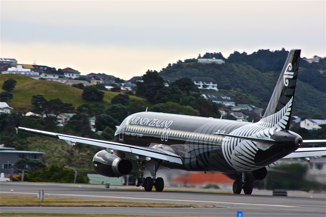 IMAGE: http://www3.picturepush.com/photo/a/8636481/640/8636481.jpg